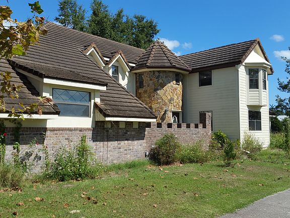 2nd image of 447 SW Aviation Dr