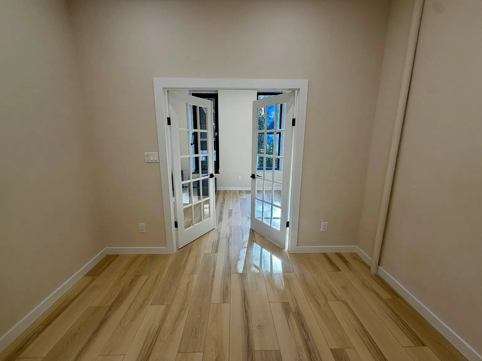 77 Barrow Street — Photo 3