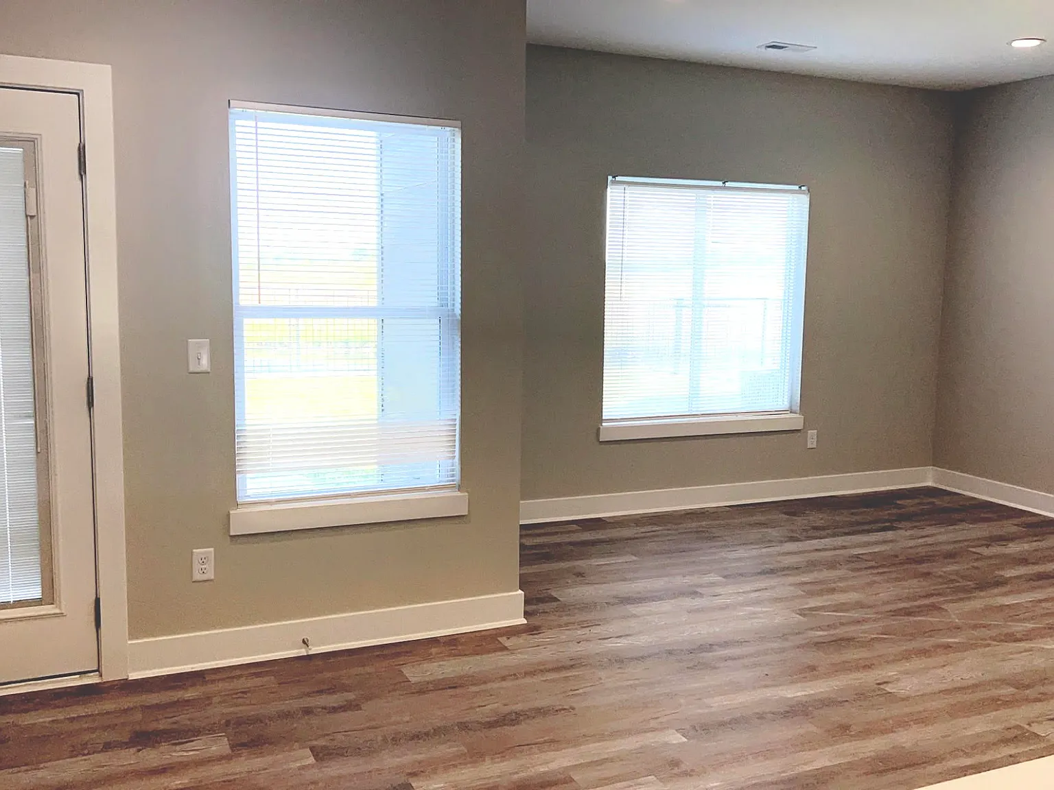 4 bed, 2200 sqft, $1,750 — Photo 3