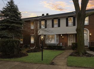 9056 Forestview Rd, Evanston, IL 60203