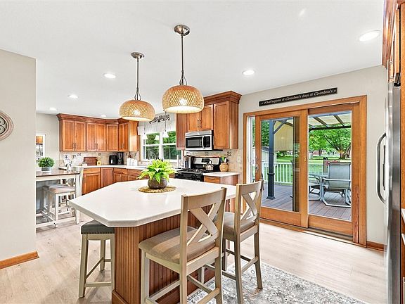 5th image of 2229 King Dr