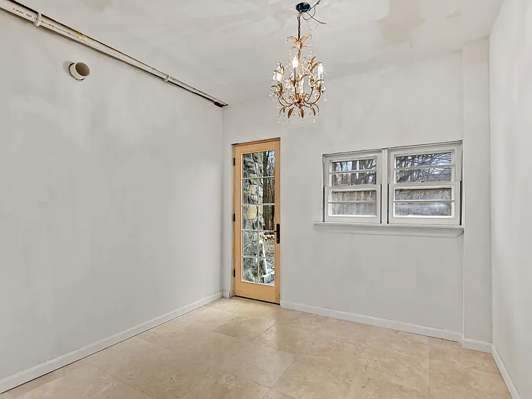 3 Finch Rd #B — Photo 11