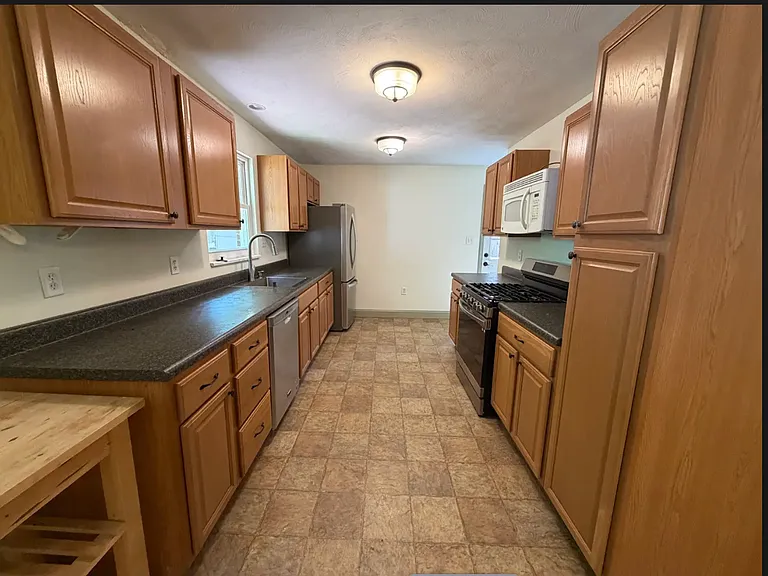 2940 Dodds Ave — Photo 5