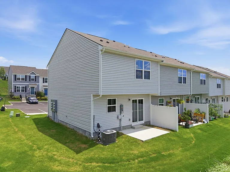2757 Thornton Grove Blvd #100 — Photo 31