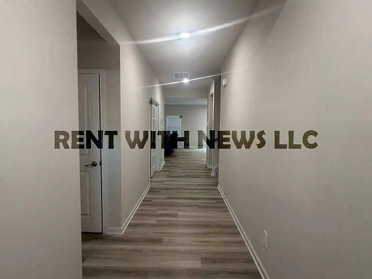 713 Riguard Way — Photo 13
