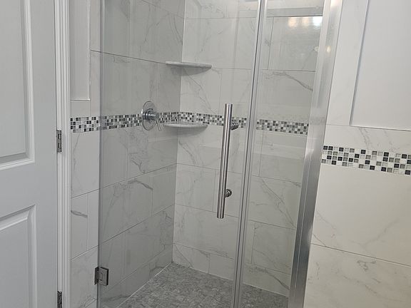 4th image of 113 Miller St #2