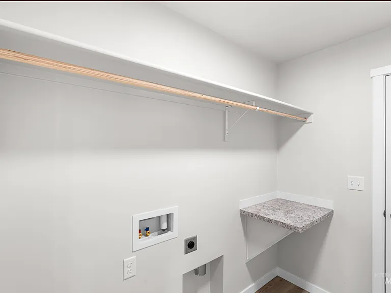 2990 N Waterbrook Ave — Photo 5