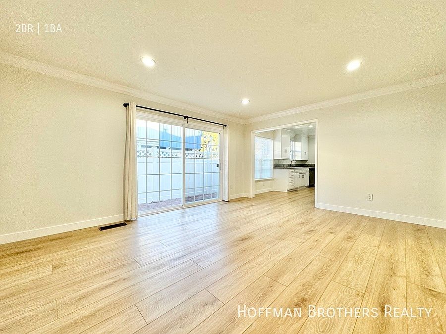 1st image of 4553 Hazeltine Ave #1