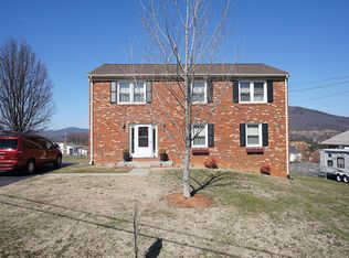 15 Rachel Dr, Roanoke, VA 24019