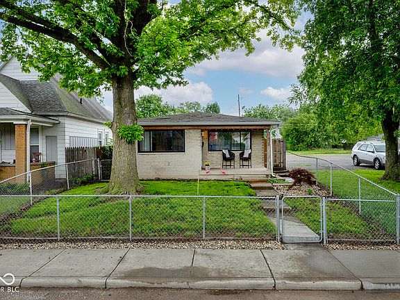 2nd image of 828 Cottage Ave