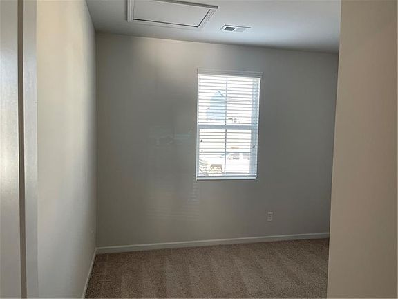 3rd image of 240 Summerwood Ln