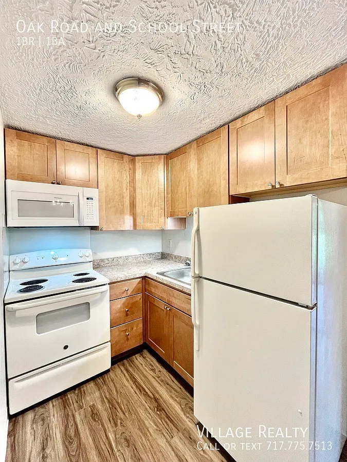 Few Steps, Newly-Remodeled! No One Above Or Below! Cozy 1-Bedroom Villa Near York Township Park A... — Photo 1