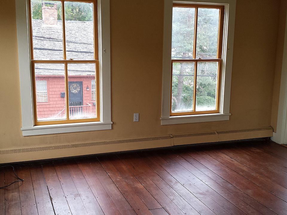 2nd image of 7 Water St Ste 1