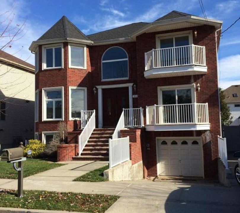 1st image of 211 Finlay St