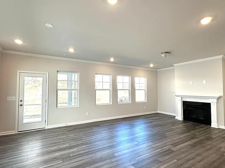 2233 Cape May Ln — Photo 15