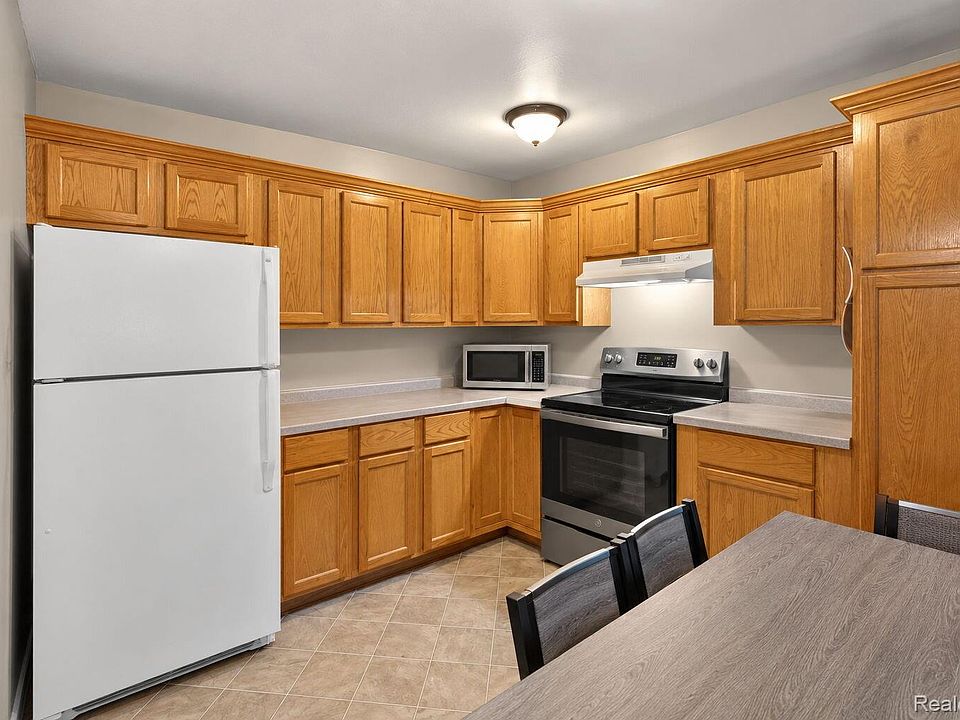 1334 Wilson Ave, photo 9