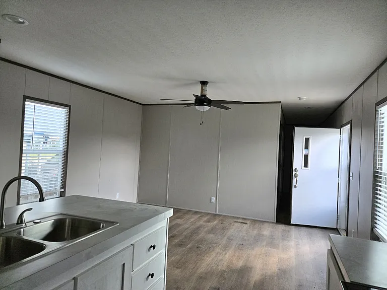 1208 Orient Ave — Photo 19