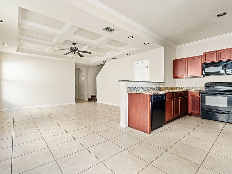 4915 Appleseed Ct — Photo 10