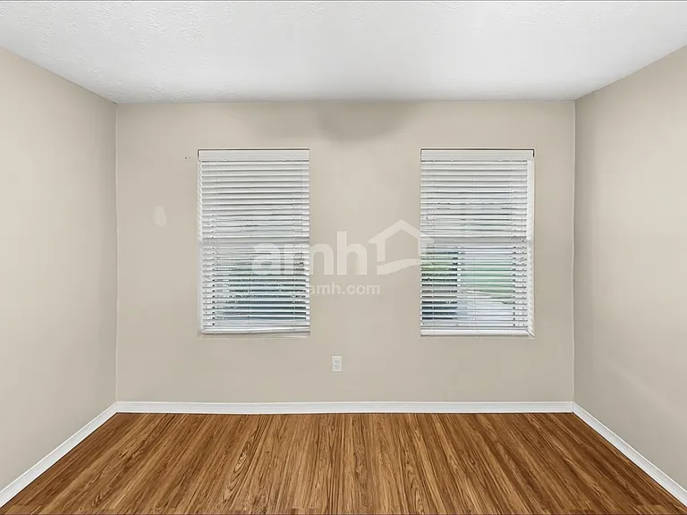 2649 Sutherland Dr — Photo 5