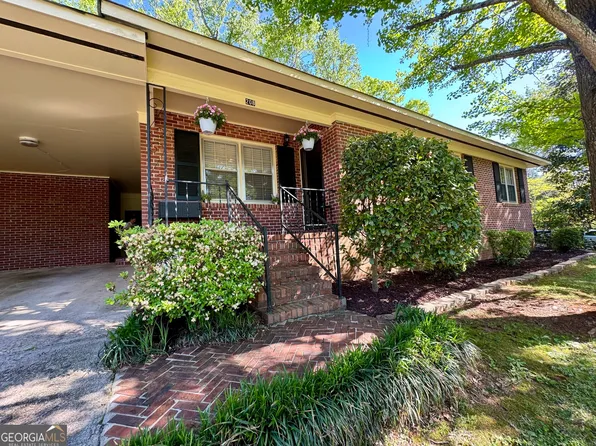 208 Park Hill Dr, Lagrange, GA 30241