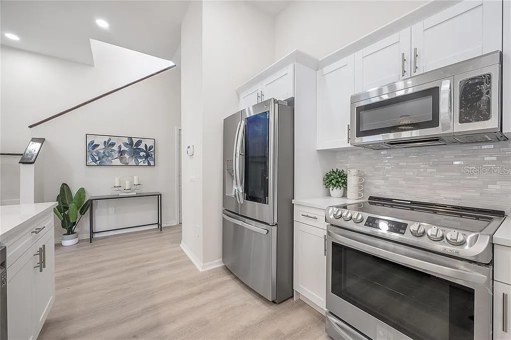 3 bed, 3.5 bath, 1633 sqft, $3,000 — Photo 4