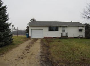 1008 N Maple St, Monticello, IA 52310