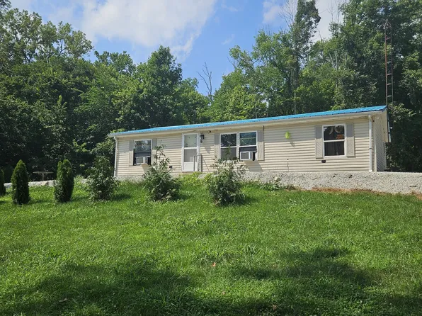 3202 W Country Club Rd, Connersville, IN 47331