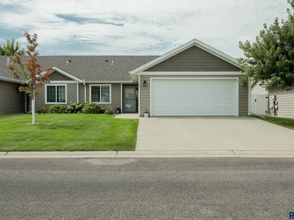 1121 N Springfield Pl, Sioux Falls, SD 57107