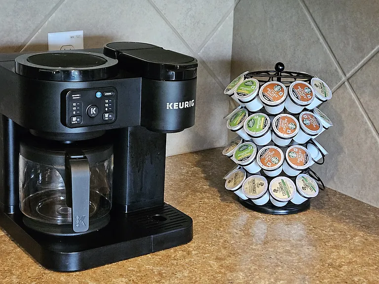 Keurig with Carafe and Individual Cup 
K-Cup Carousel