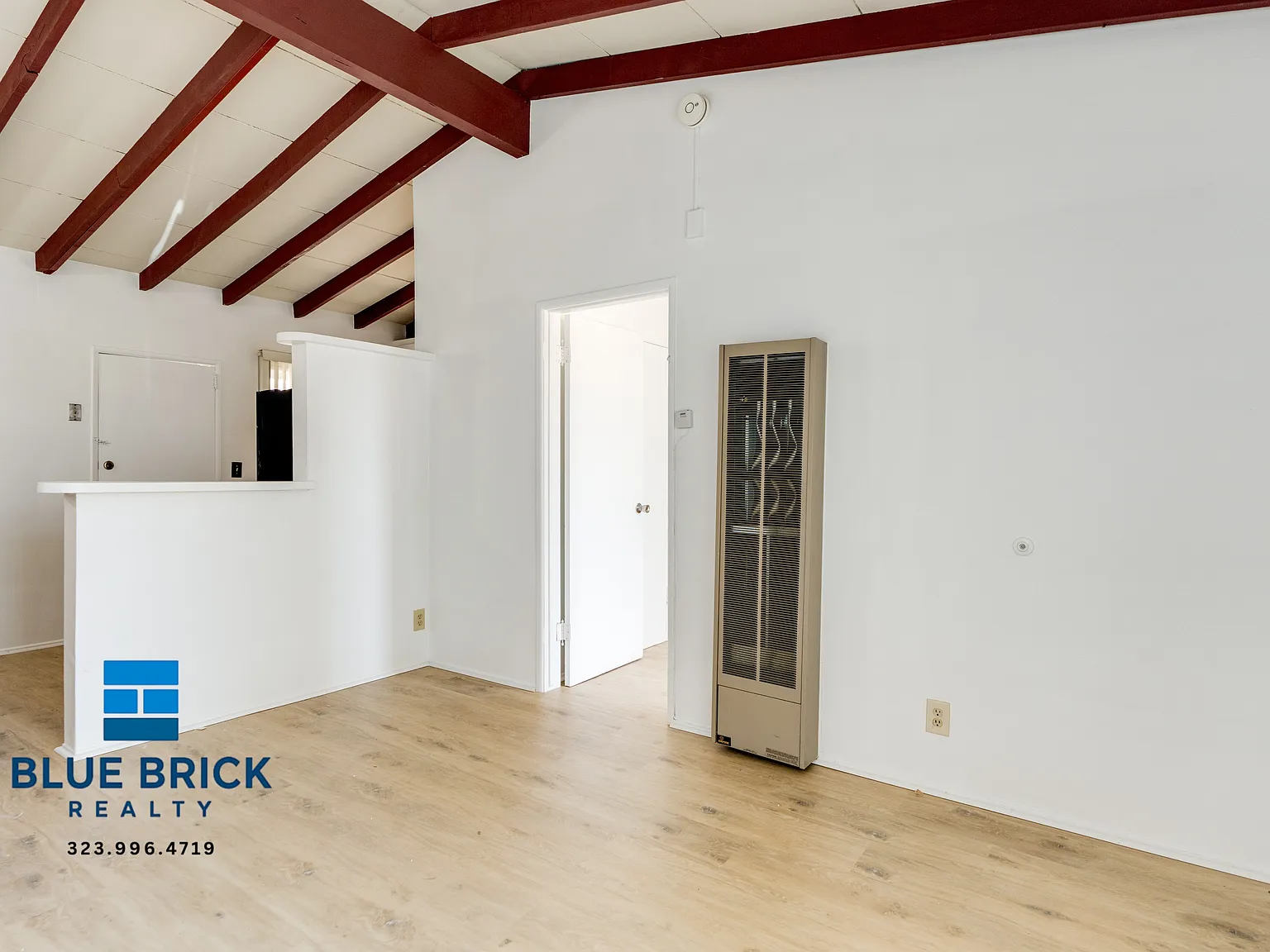 Bright & Cozy Valley Apartment with Parking & AC — Photo 3