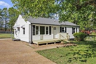 5th image of 1661 Vista Ln