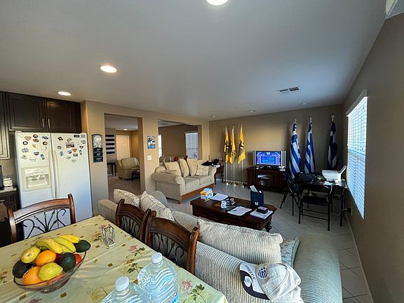 3rd image of 5632 Heinrick Ct