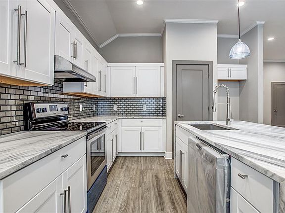 5th image of 2775 Scotland Dr