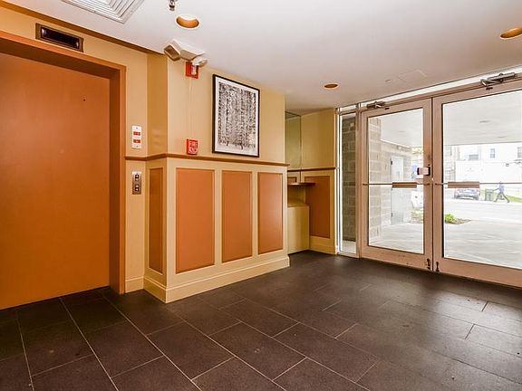 2nd image of 400 Mount Pleasant Ave