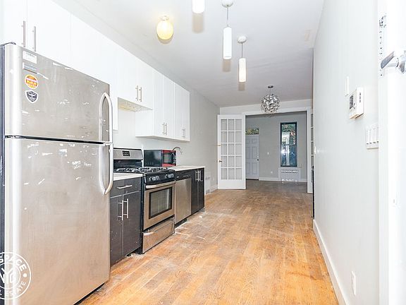 5th image of 338 Melrose St #1LL