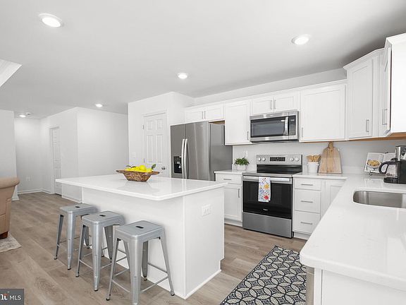 4th image of 7443 Long Leaf Ln