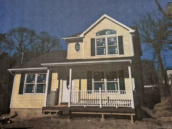 N/C ROBINSON Drive, Shirley, NY 11967