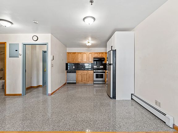 2nd image of 245 Harman St APT 1R