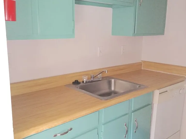Woodland Trace Apartments — Photo 12