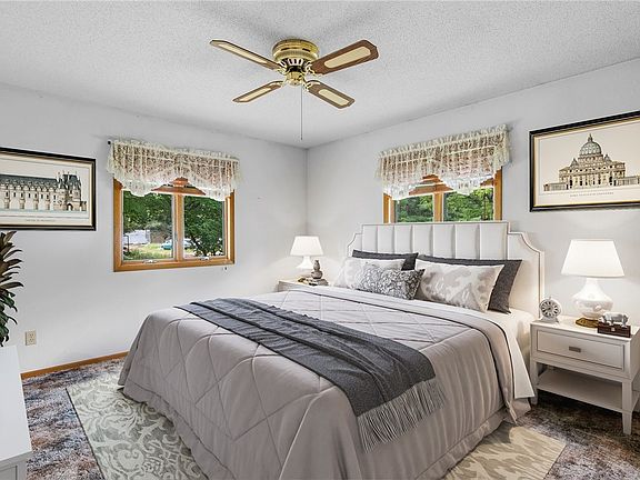3rd image of 617 N Pine Street