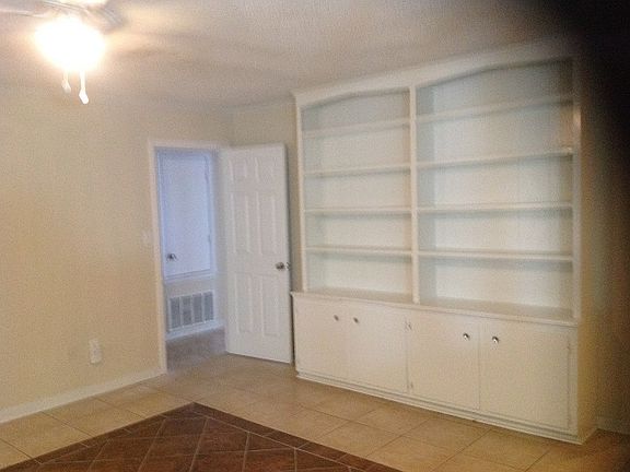4th image of 1435 Sleepy Hollow Dr