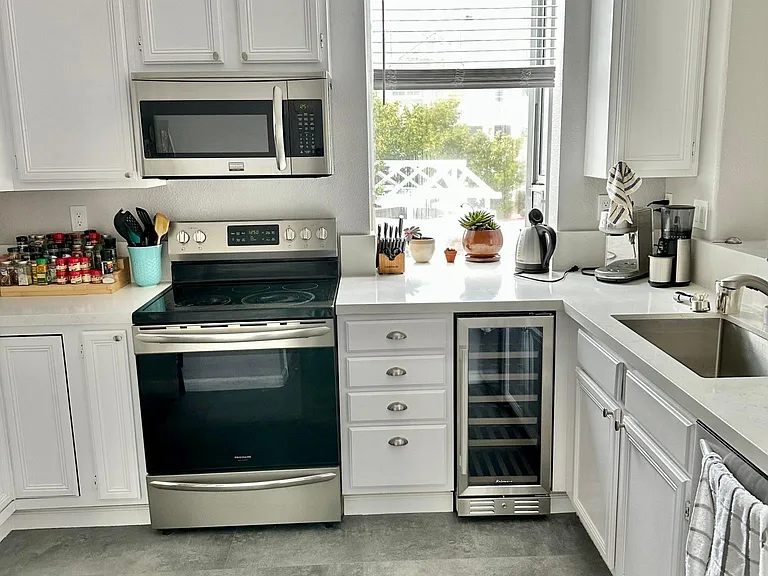 905 Sunrose Ter #209 — Photo 9