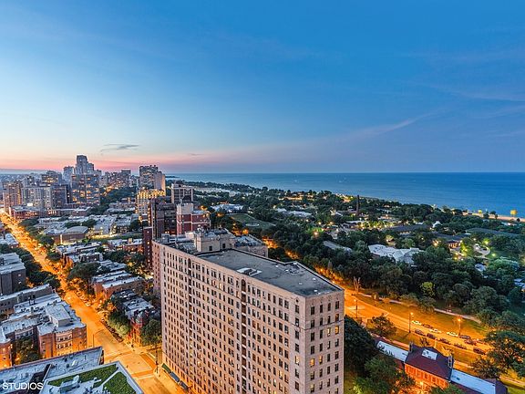 2nd image of 2020 N Lincoln Park W #30AB