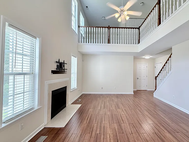 2729 E Shoreham St — Photo 22