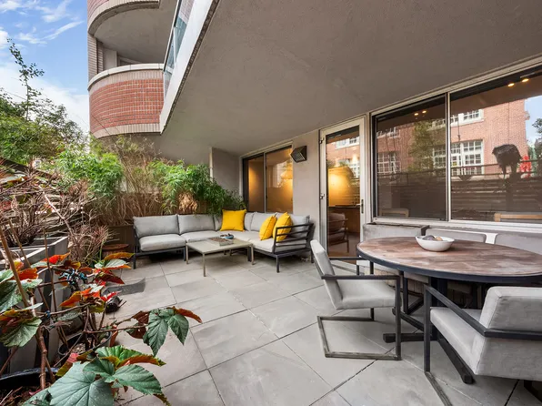 123 Baxter Street image 1 of 11