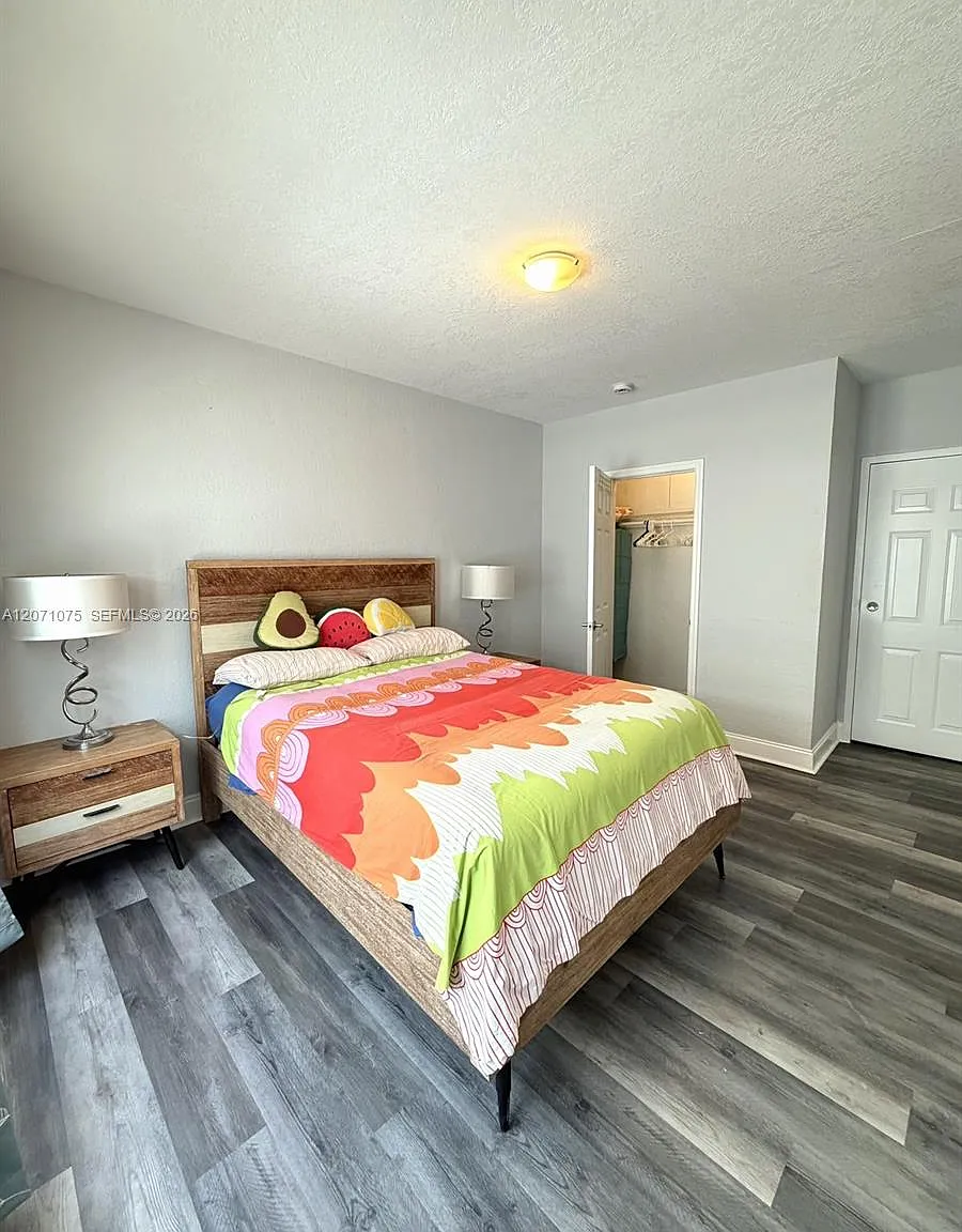Harding Avenue Condo — Photo 4