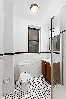 5th image of 422 E 58th St APT 5D