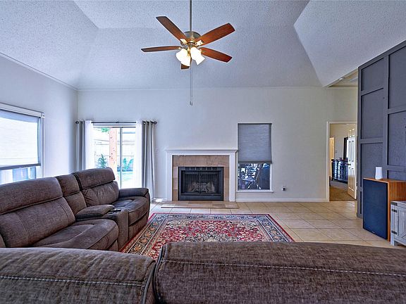 4th image of 7407 Creekfield Dr
