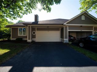 330 Reef Point Cir, Webster, NY 14580