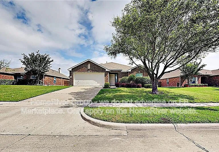 1204 Huntsville Dr — Photo 1